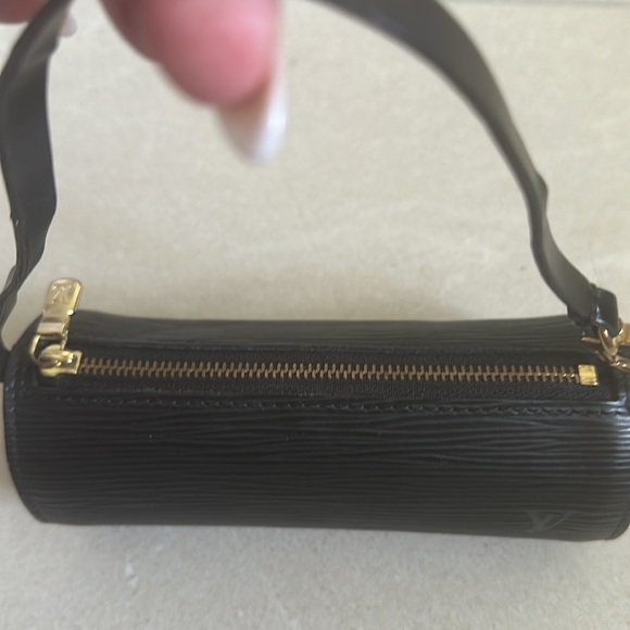 Authentic Louis Vuitton Epi Soufflot Pouch For Soufflot Bag Noir - Picture 2 of 6